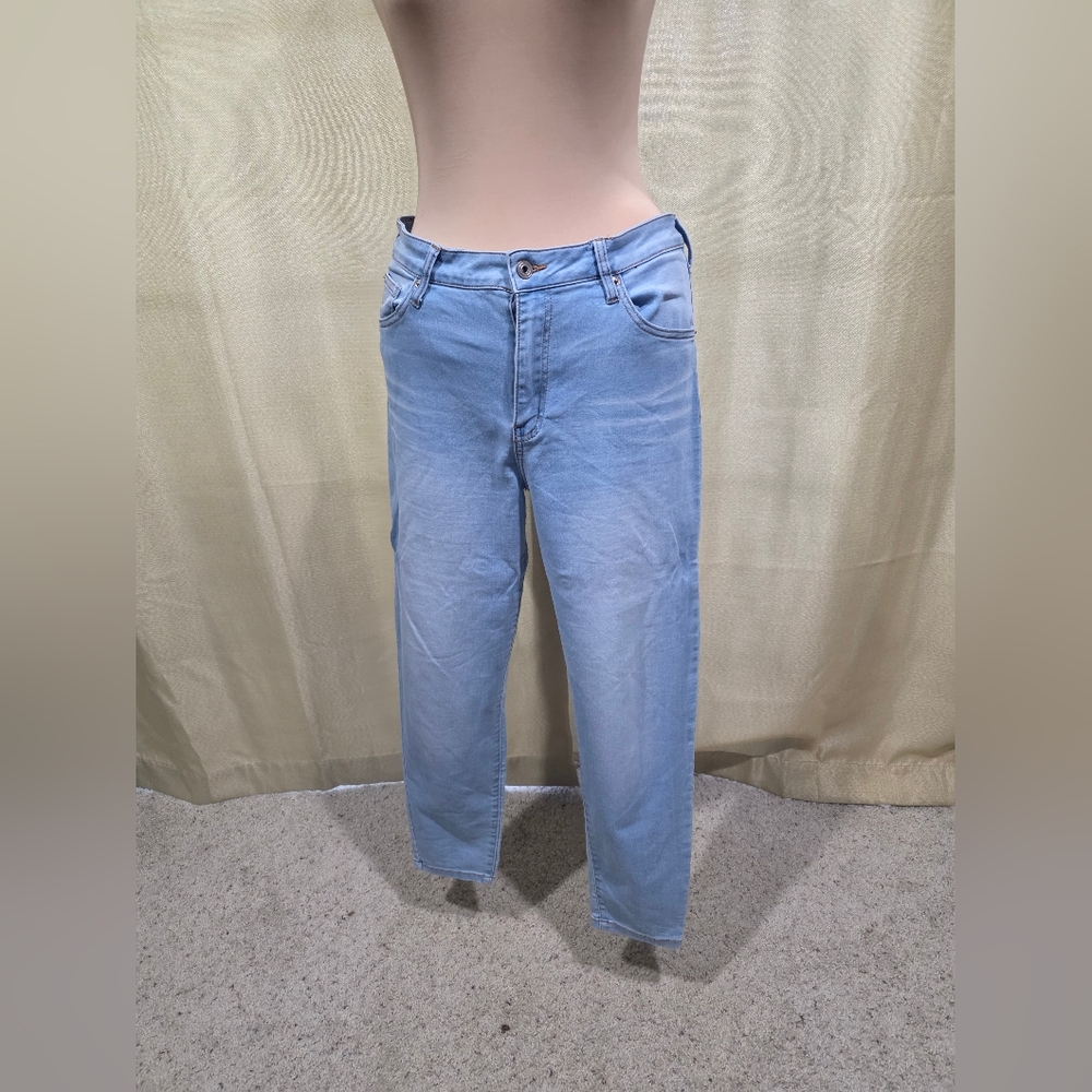 Celebrity Pink Womens Sky Blue Relaxed Jeans Skinny. 32in Inseam